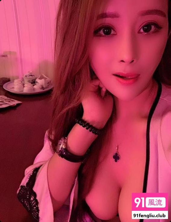 二刷巨乳反差骚浪御姐